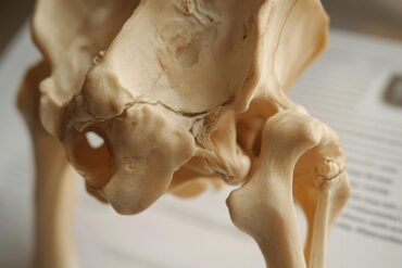 Les huiles essentielles à intégrer dans votre massage anti-cernes: Le guide de A à Z